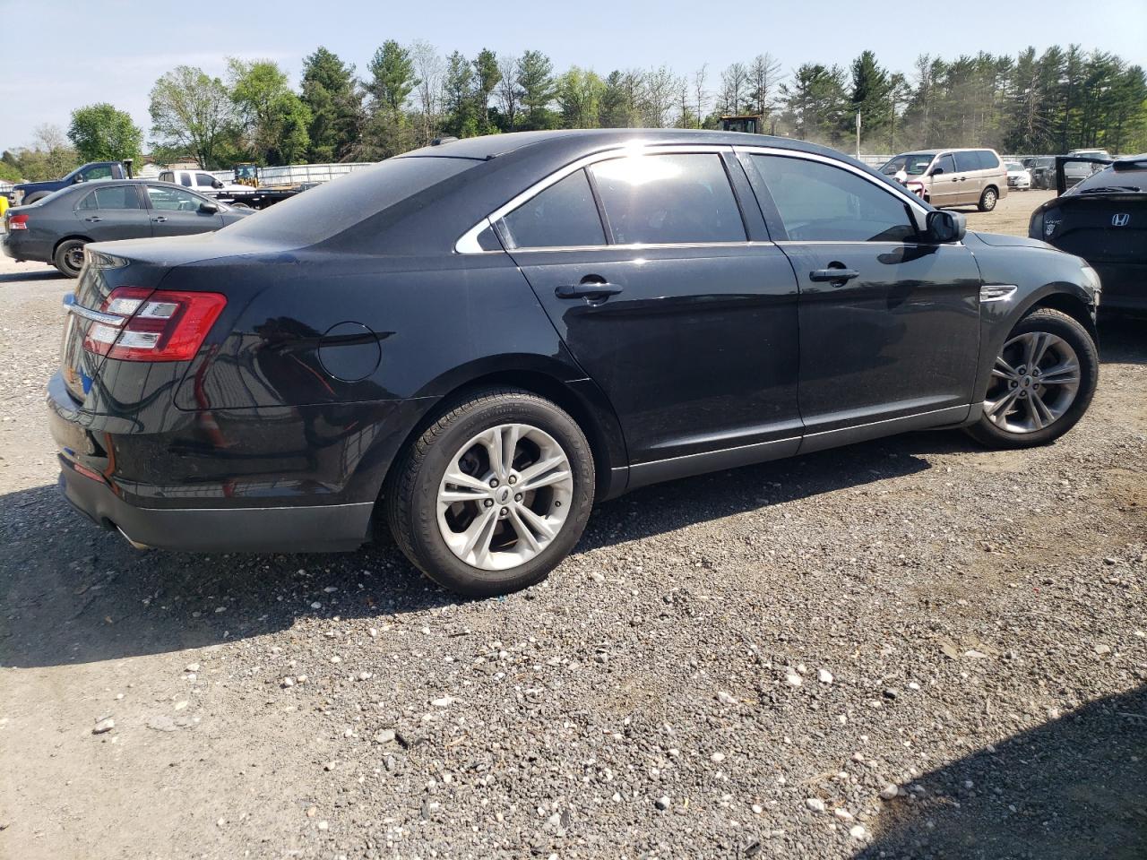 2017 Ford Taurus VIN 1FAHP2D88HG109597 photo 3