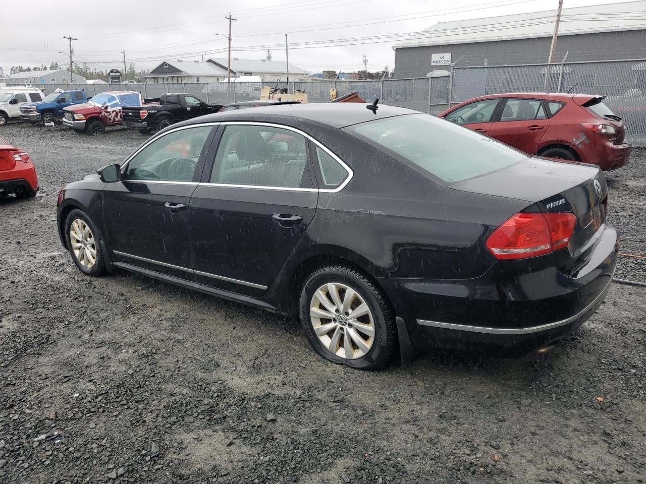 2014 VOLKSWAGEN Passat s VIN 1VWAN7A37EC086546 photo 2