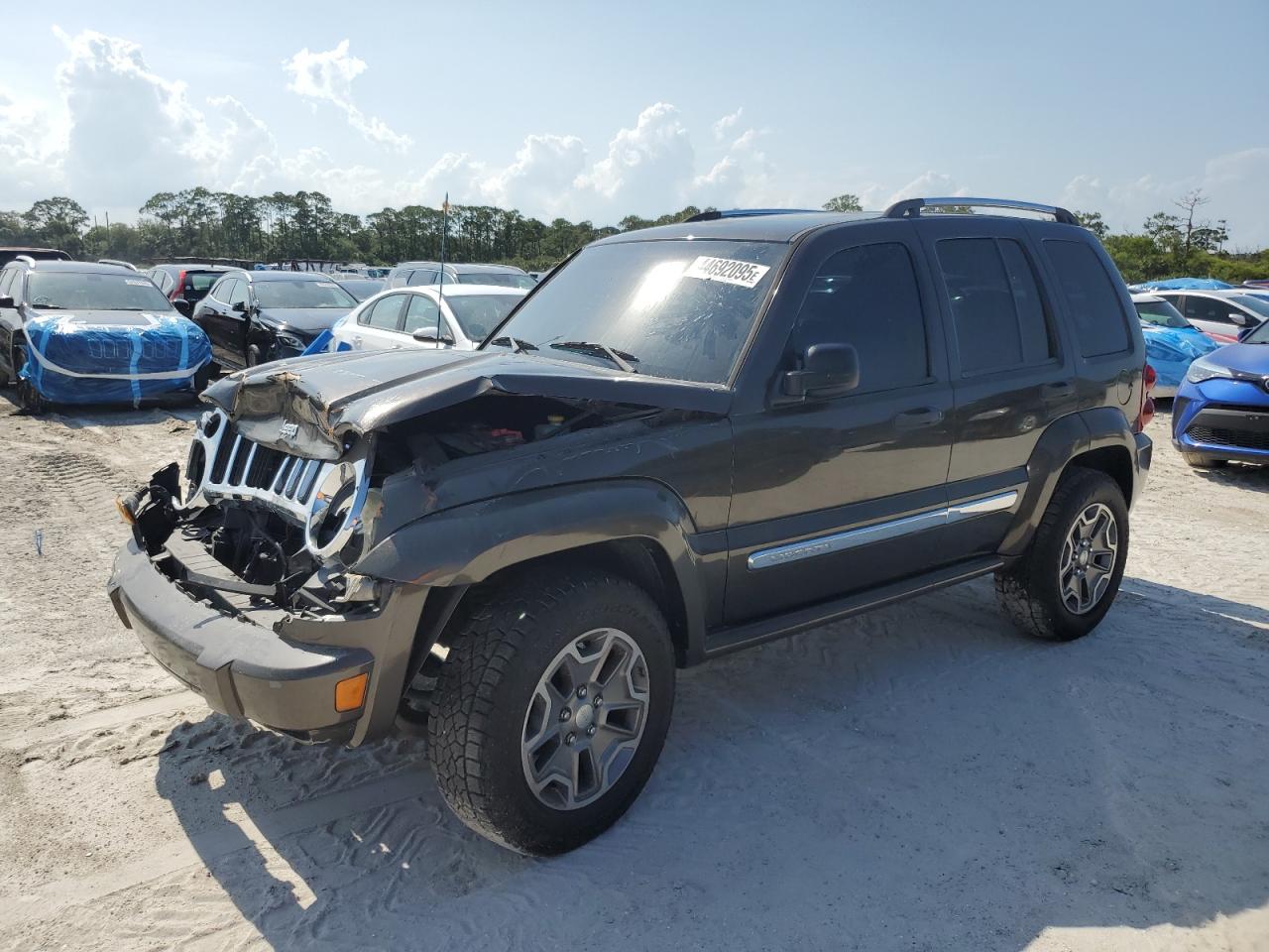 2005 Jeep Liberty VIN 1J4GK58K45W542826 photo 1