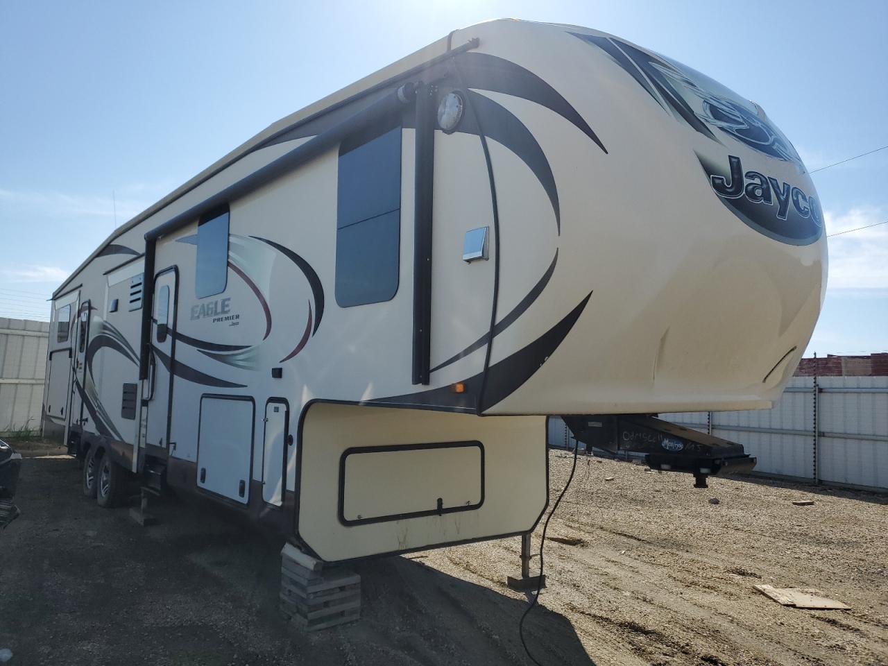 2015 JAYCO All models VIN 1UJCJ0BV0F1LY0298 photo 1