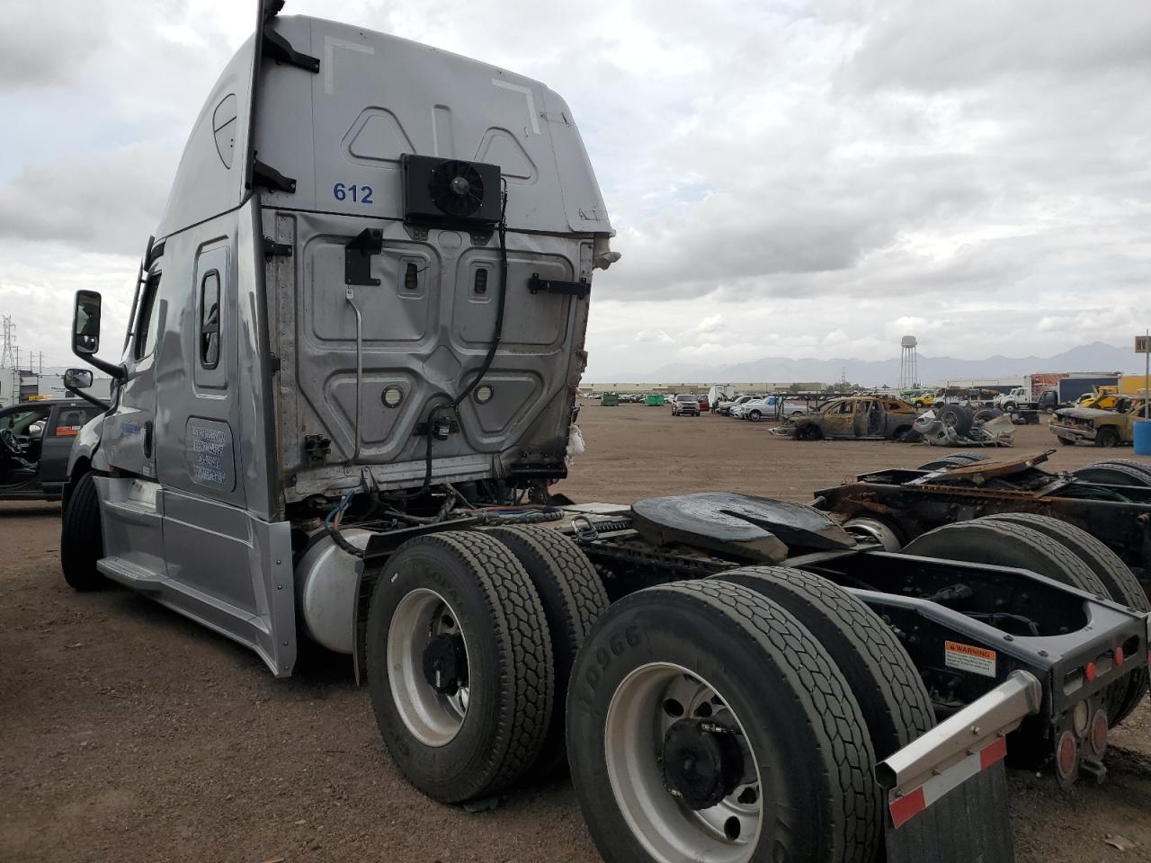 2021 FREIGHTLINER All other VIN 3AKJHHDR0MSMA6801 photo 3