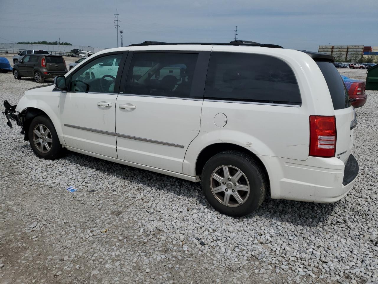 2010 Chrysler Minivan VIN 2A4RR8DX4AR366709 photo 2