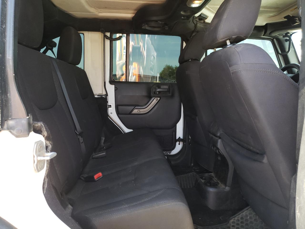 2013 Jeep Wrangler / VIN 1C4BJWDGXDL535003 photo 10
