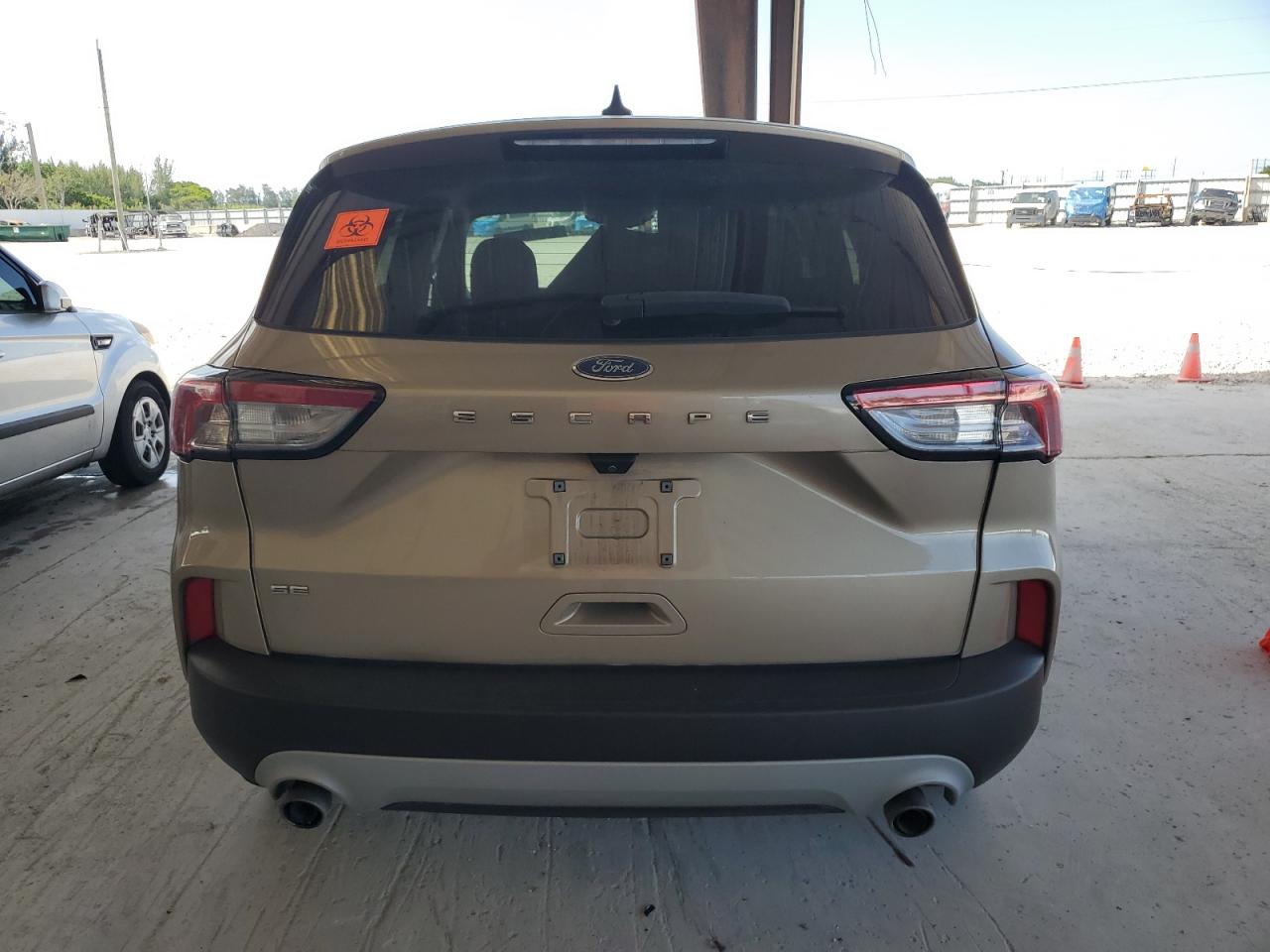 2021 Ford Escape VIN 1FMCU0G63MUB00700 photo 6