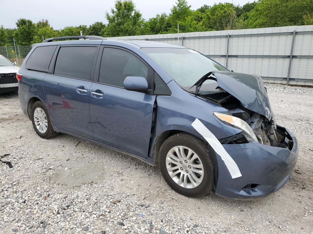 2015 Toyota All models VIN 5TDYK3DC8FS588044 photo 4