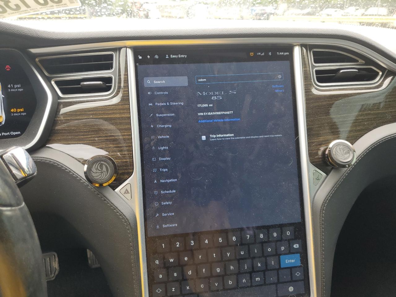 2014 Tesla Model s VIN 5YJSA1H16EFP44977 photo 9