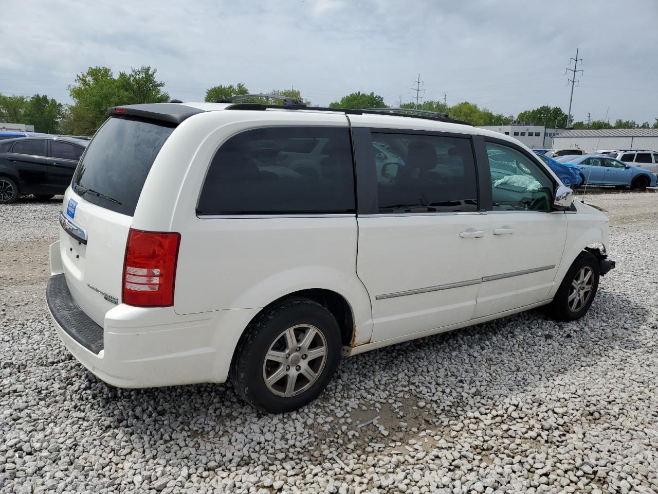 2010 Chrysler Minivan VIN 2A4RR8DX4AR366709 photo 3