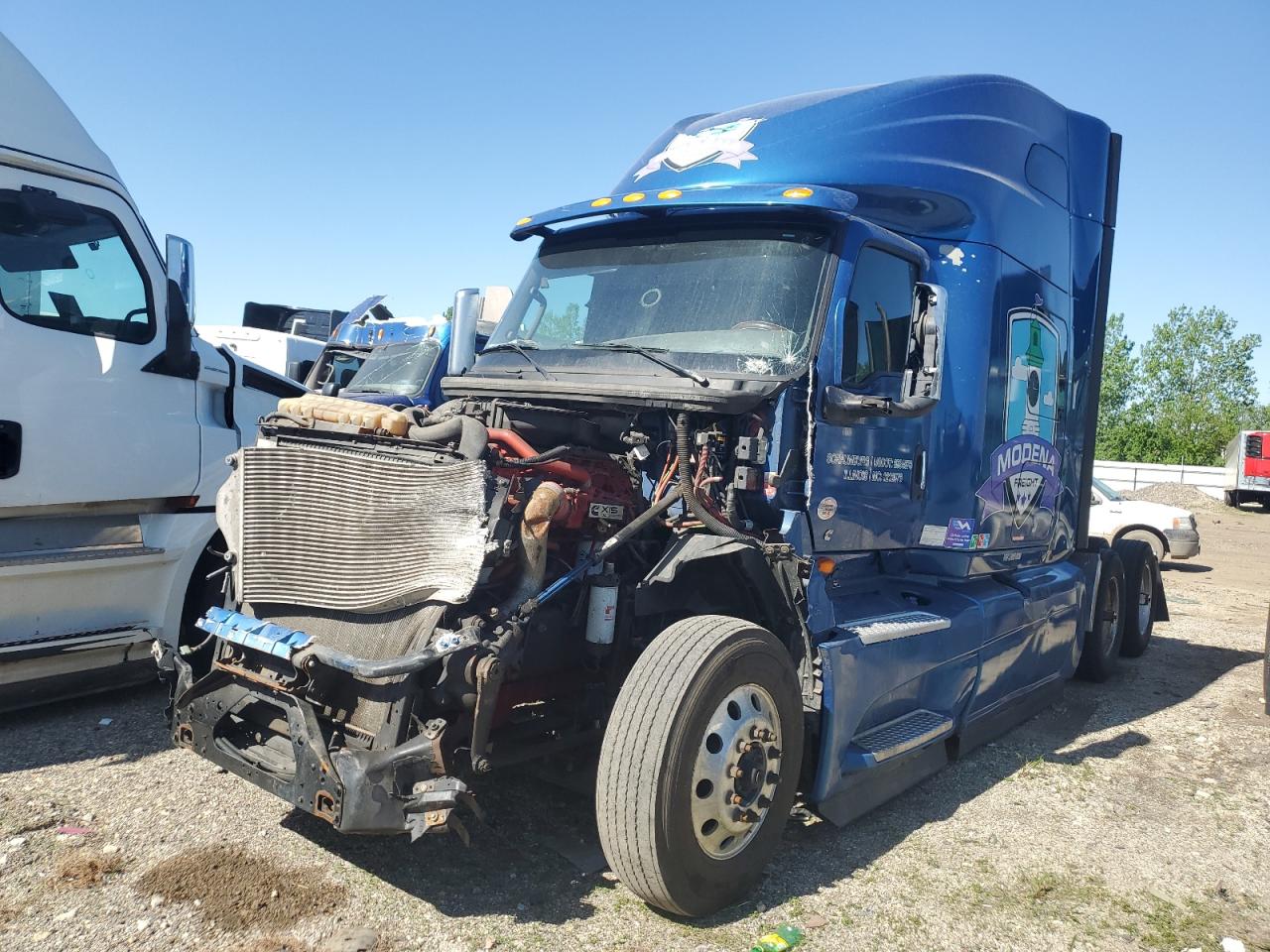 2020 INTERNATIONAL All models VIN 3HSDZAPR7LN864869 photo 2