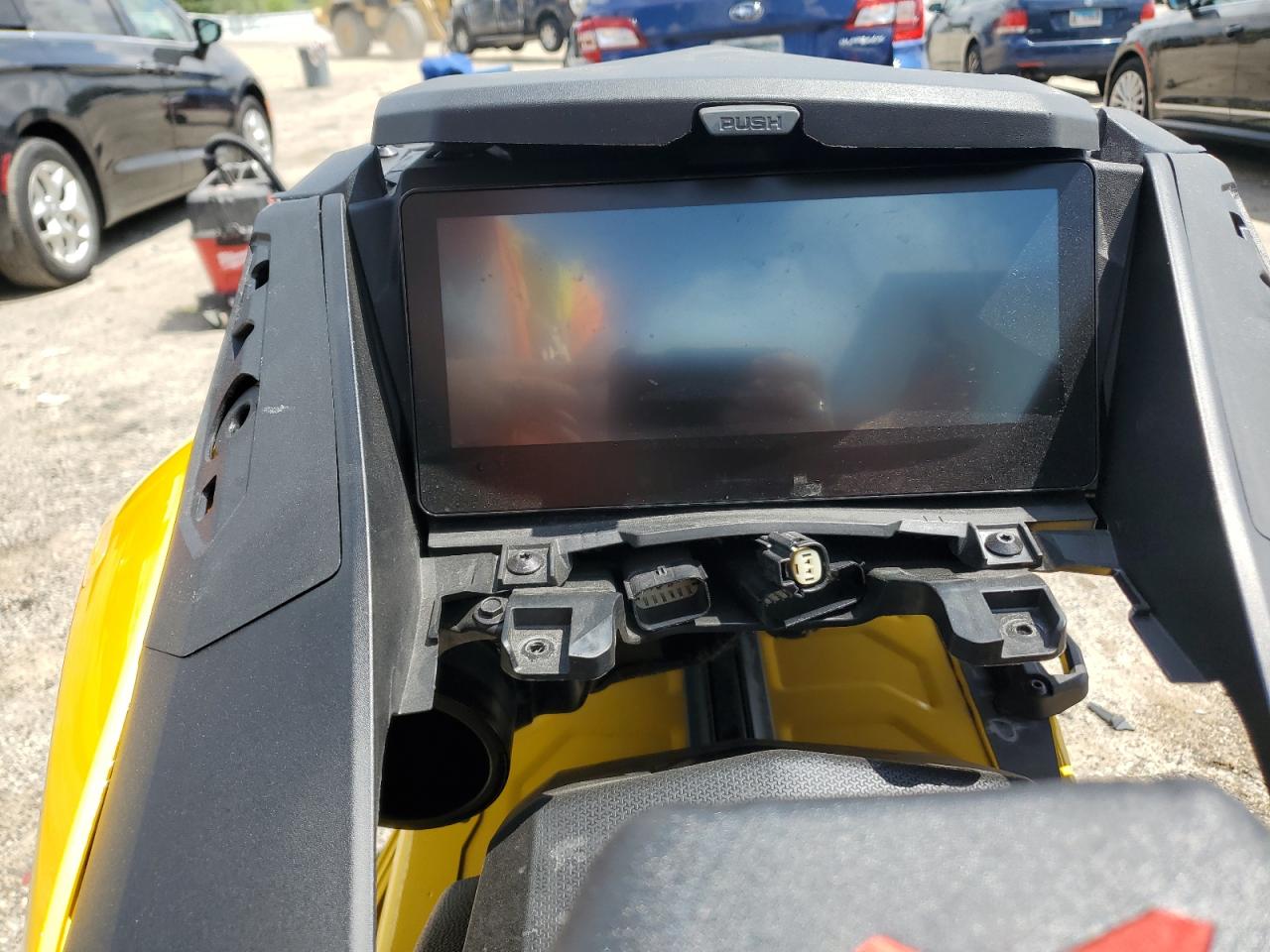 2023 SKIDOO Renegade VIN 2BFSUPPK4PV000040 photo 8