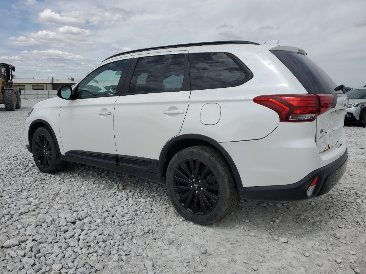 2020 Mitsubishi Outlander VIN JA4AZ3A39LZ017782 photo 2