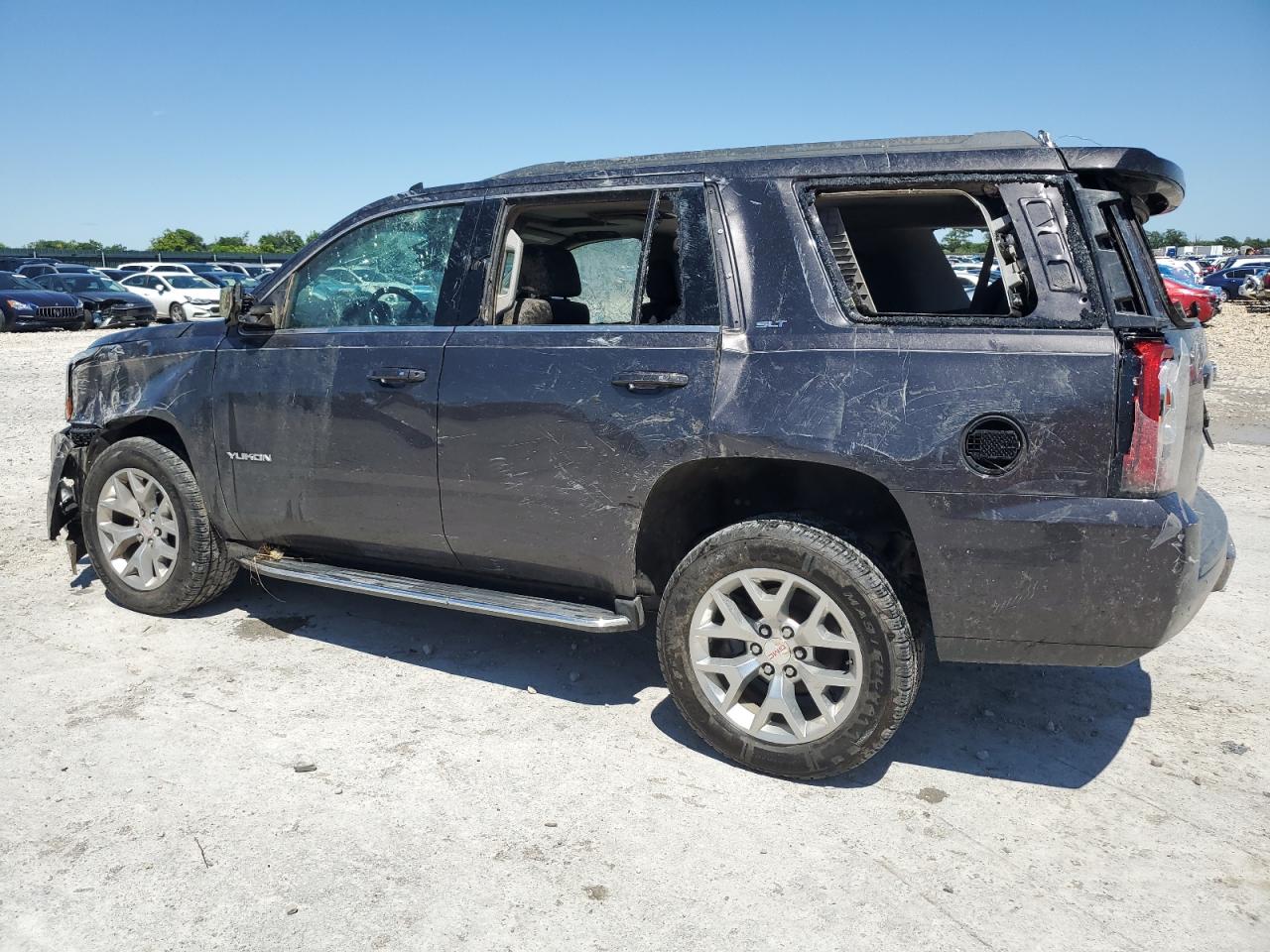 2017 GMC Yukon VIN 1GKS2BKC6HR338598 photo 2