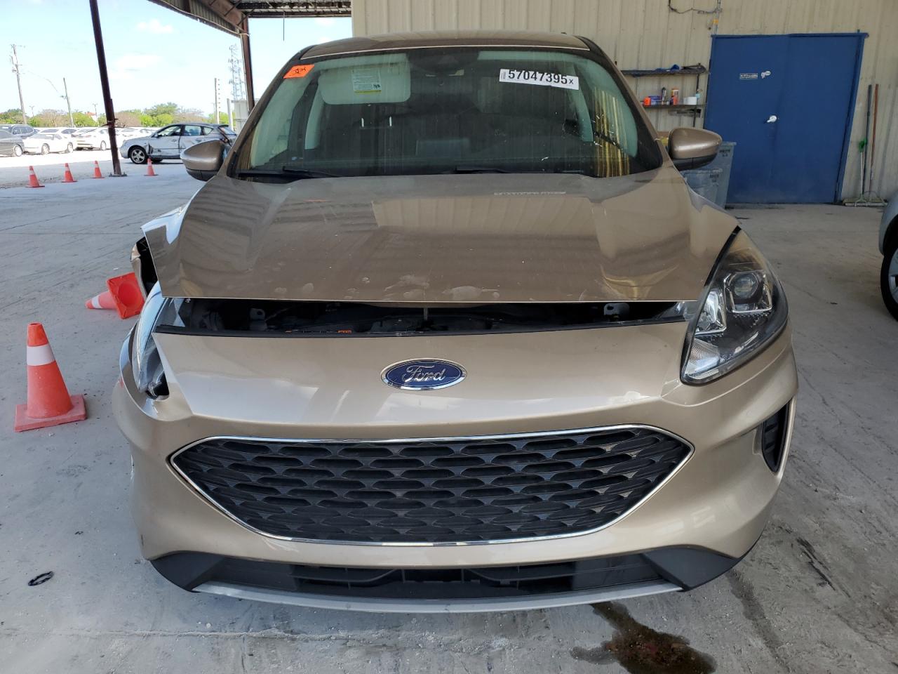 2021 Ford Escape VIN 1FMCU0G63MUB00700 photo 5