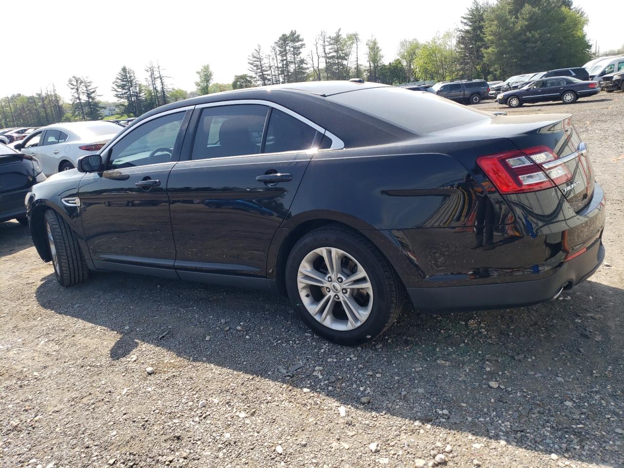 2017 Ford Taurus VIN 1FAHP2D88HG109597 photo 2