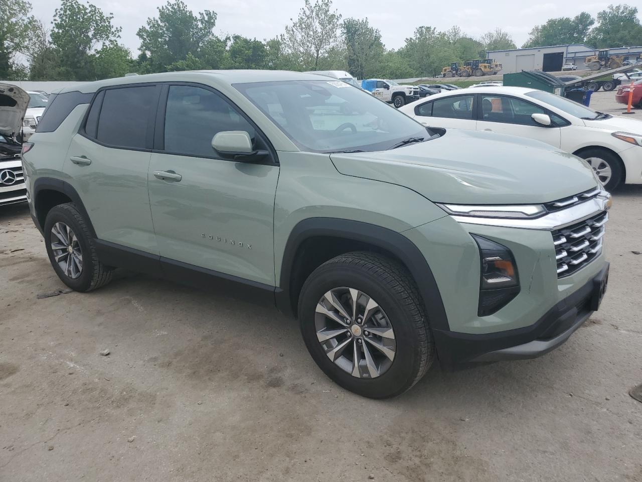 2025 Equinox lt VIN 3GNAXHEG7SL188257 photo 4