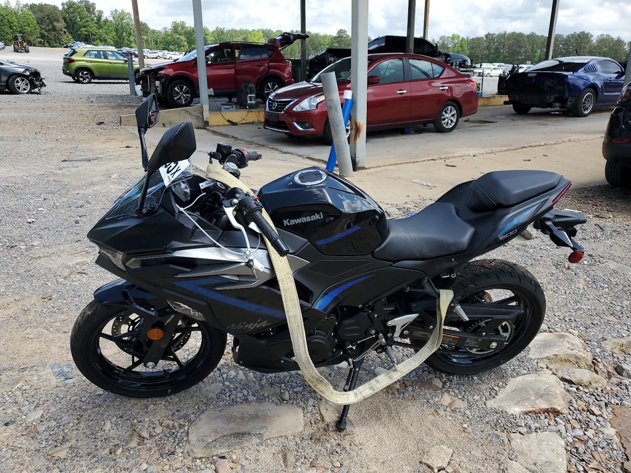 2025 Kawasaki Ninja 500 VIN ML5EXGG19SDA34603 photo 3