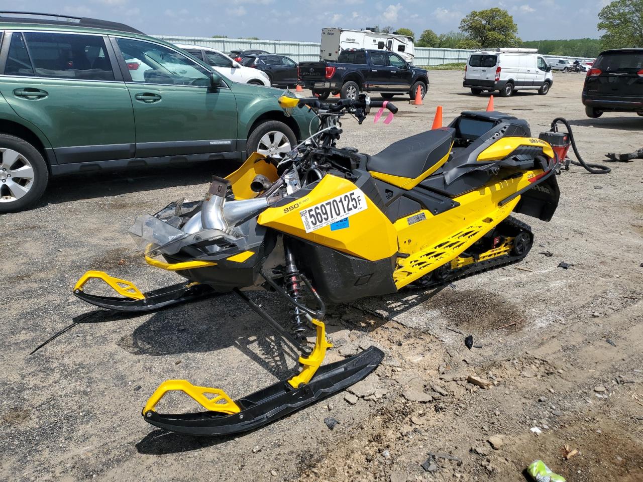 2023 SKIDOO Renegade VIN 2BFSUPPK4PV000040 photo 2