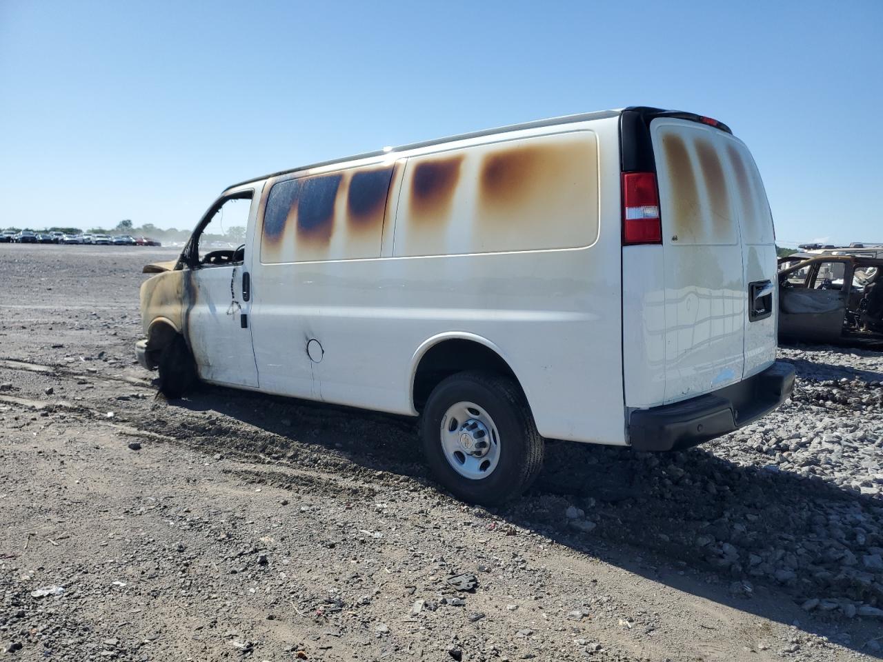 2024 CHEVROLET Express g2 VIN 1GCWGAFP3R1287521 photo 2
