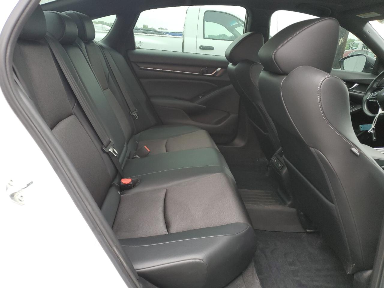 2022 Honda Accord VIN 1HGCV2F37NA003847 photo 10
