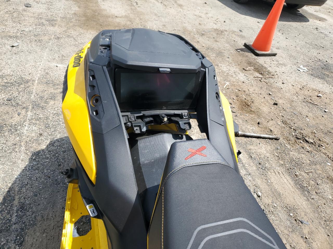 2023 SKIDOO Renegade VIN 2BFSUPPK4PV000040 photo 6