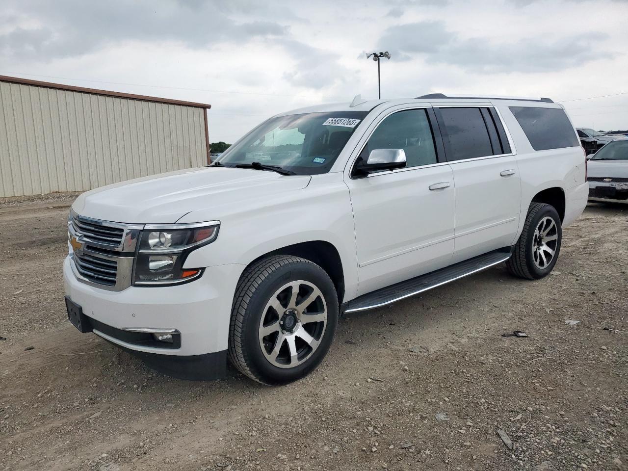 2018 Chevrolet Suburban VIN 1GNSCJKCXJR195462 photo 1