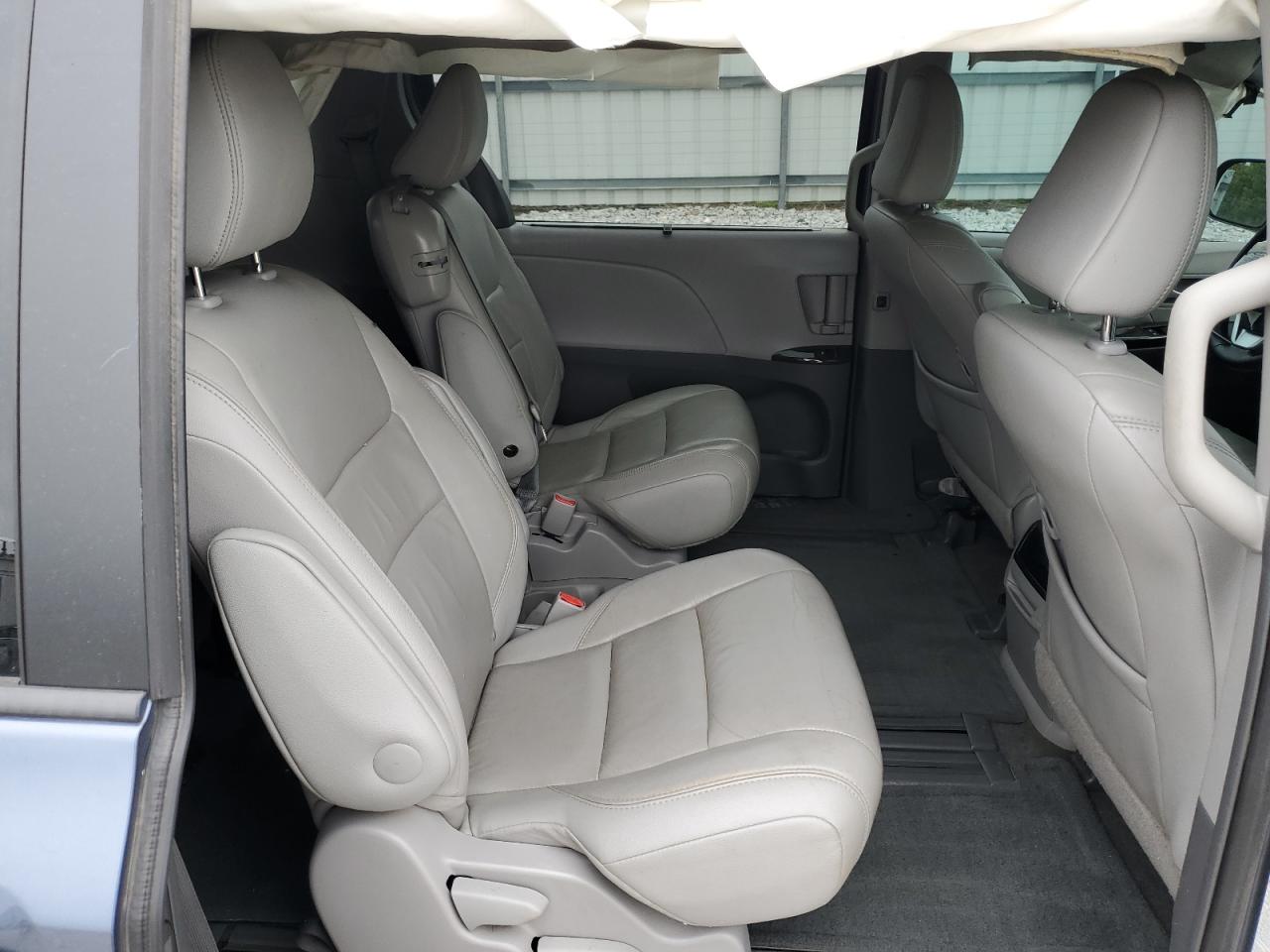 2015 Toyota All models VIN 5TDYK3DC8FS588044 photo 11