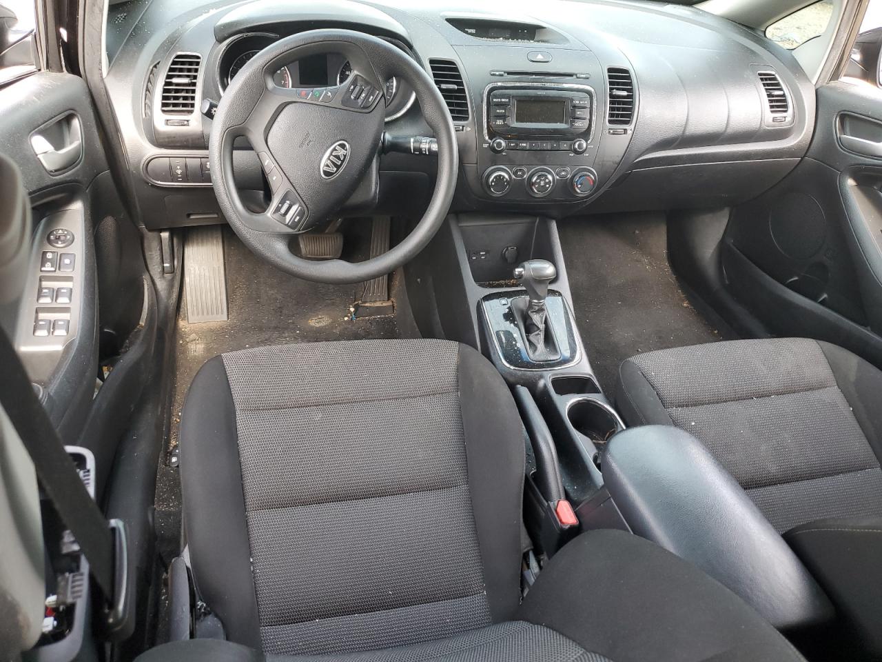 2017 Kia Forte VIN 3KPFK4A72HE069377 photo 8