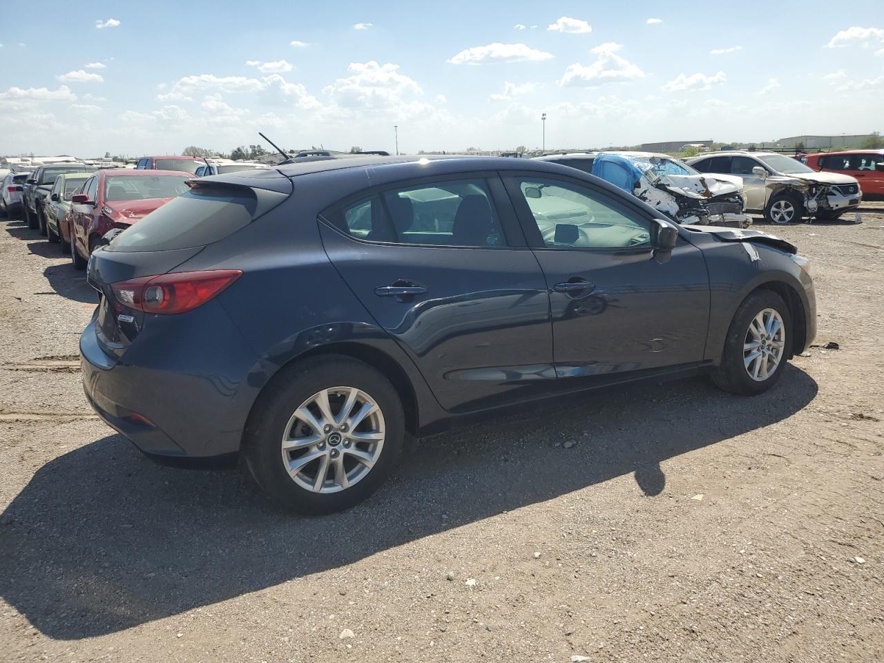 2017 Mazda 3 VIN 3MZBN1K70HM101975 photo 3