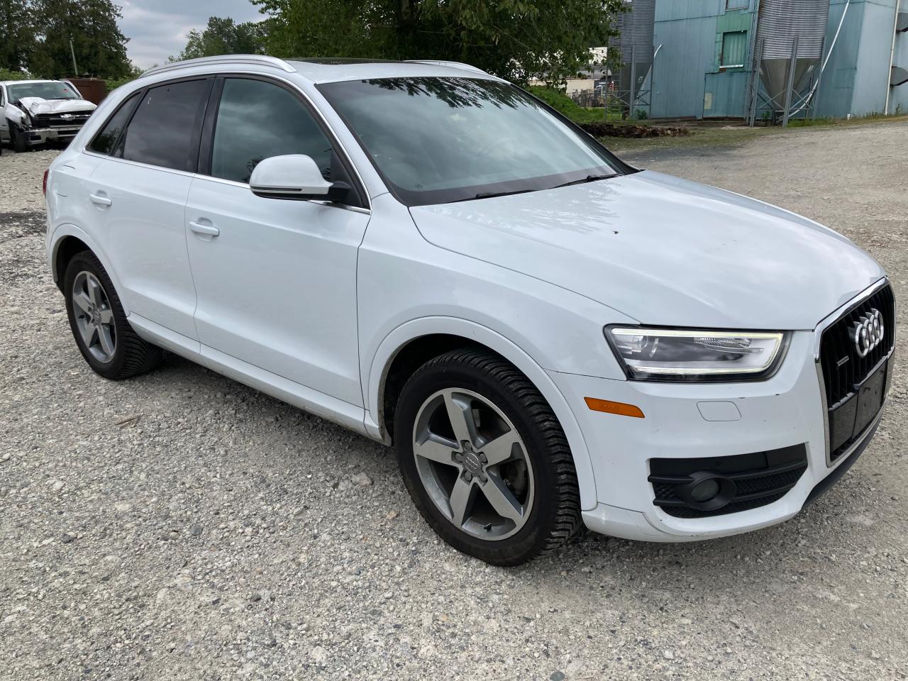 2015 AUDI Q3 VIN WA1EFCFS2FR006797 photo 4