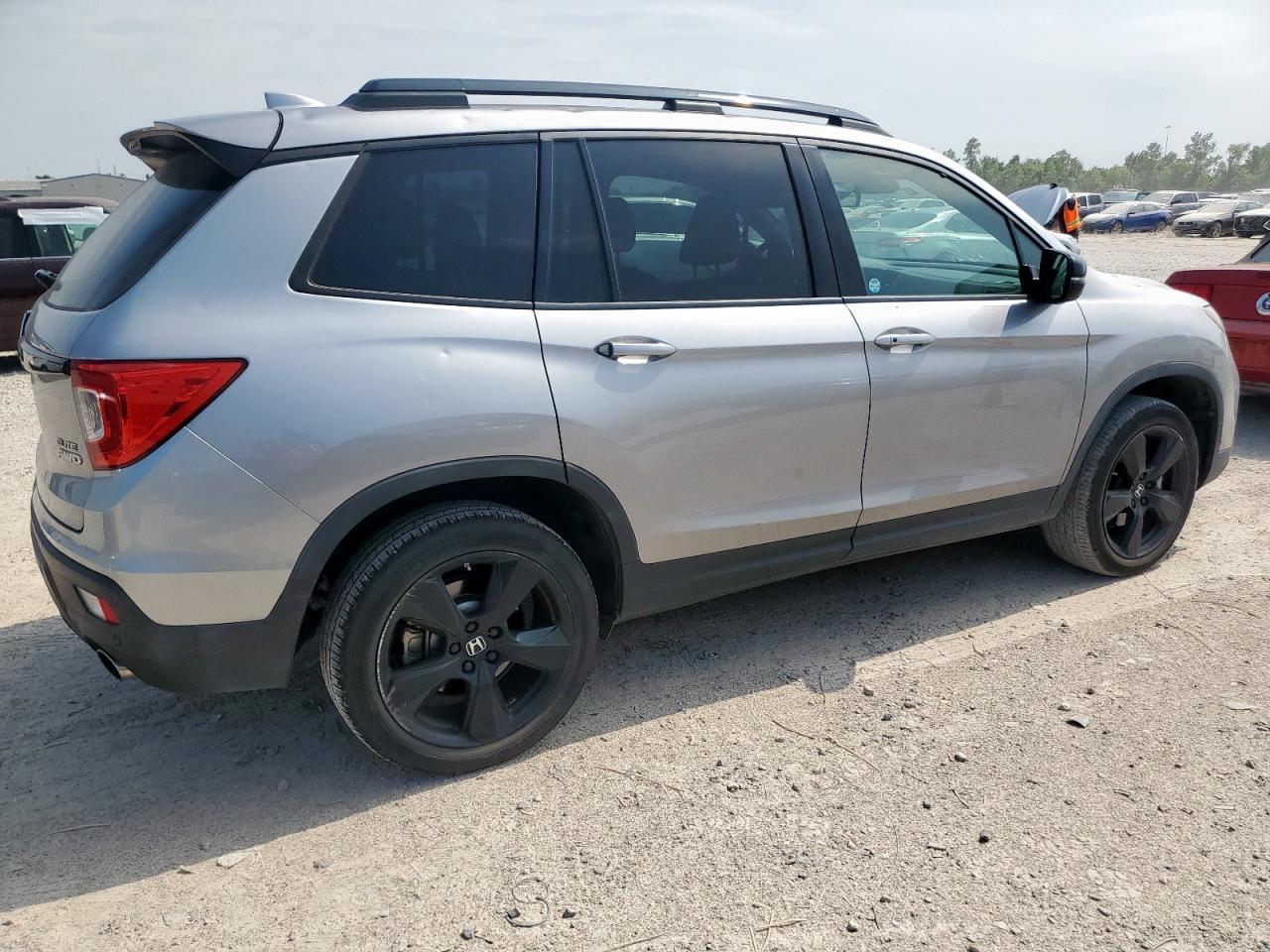 2021 Honda Passport VIN 5FNYF8H03MB017872 photo 3