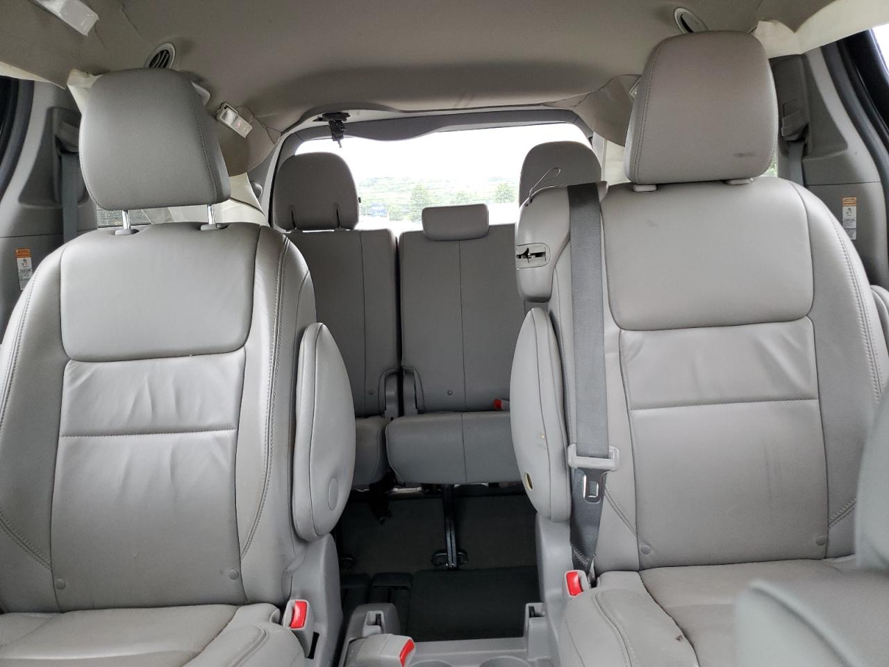 2015 Toyota All models VIN 5TDYK3DC8FS588044 photo 10