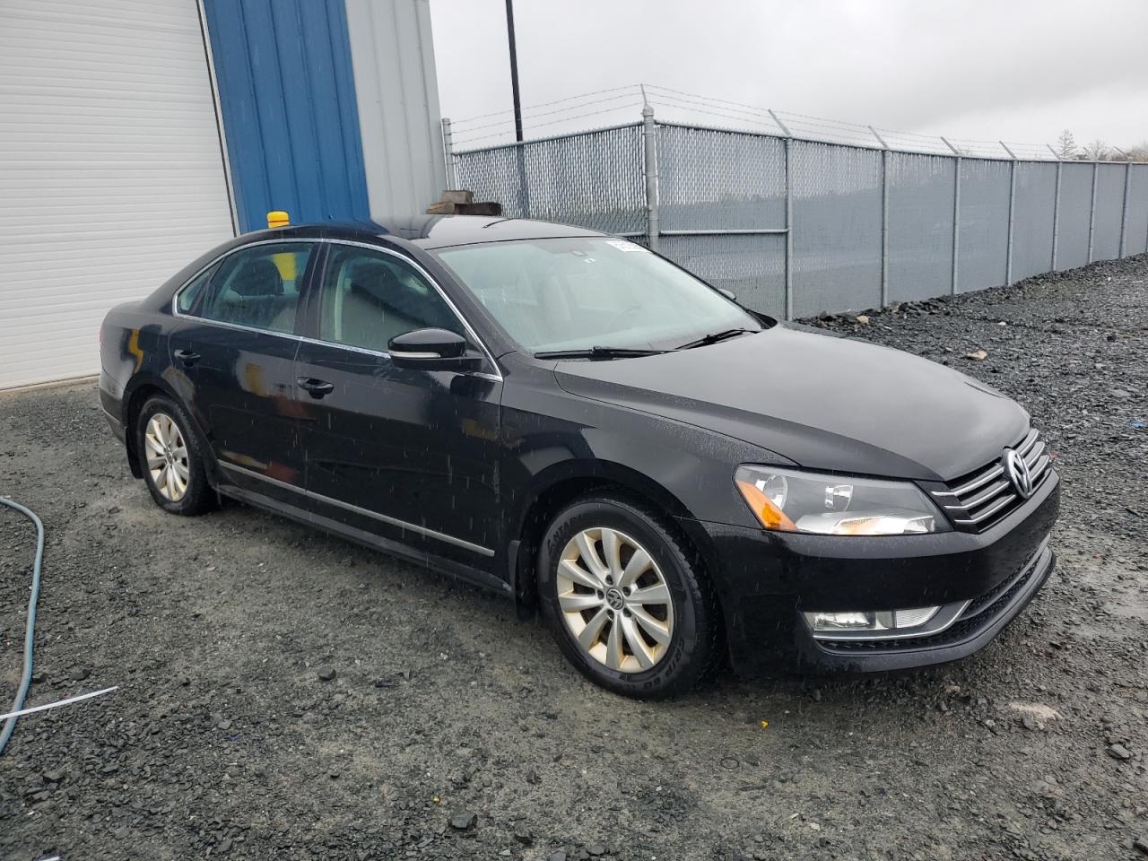 2014 VOLKSWAGEN Passat s VIN 1VWAN7A37EC086546 photo 4