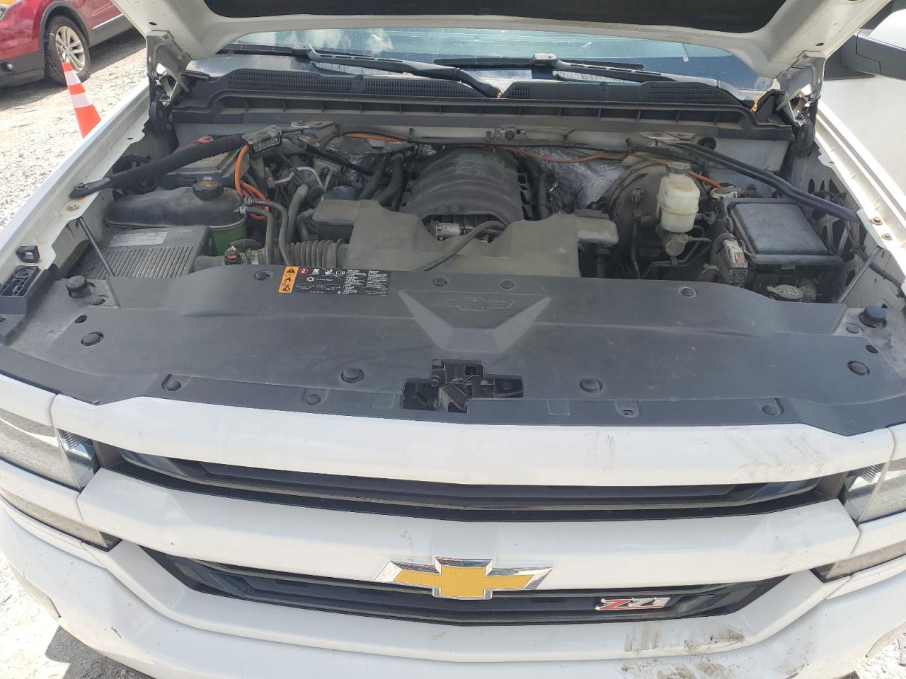 2018 CHEVROLET Silverado VIN 3GCUKREC0JG123104 photo 11