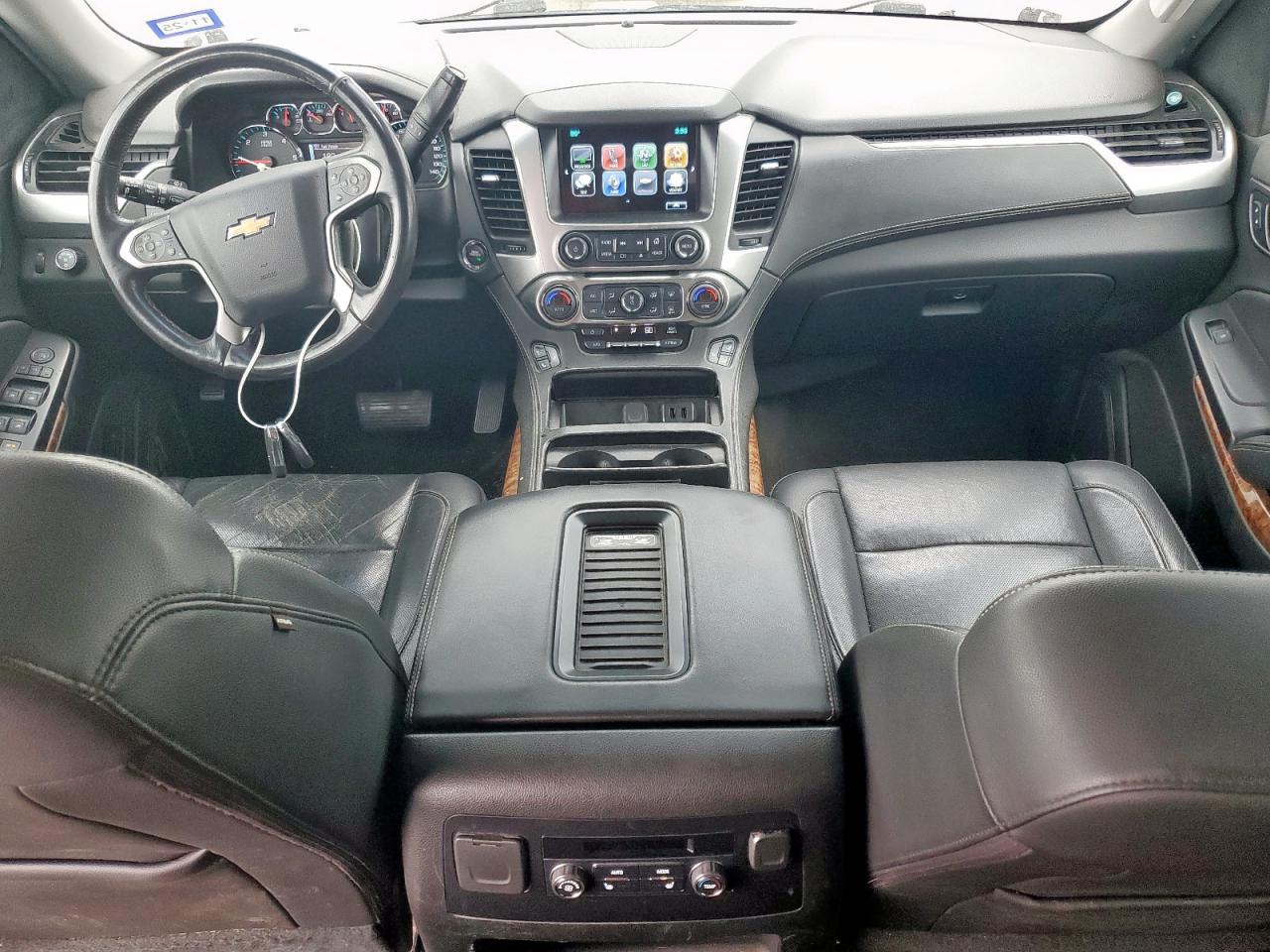 2018 Chevrolet Suburban VIN 1GNSCJKCXJR195462 photo 8