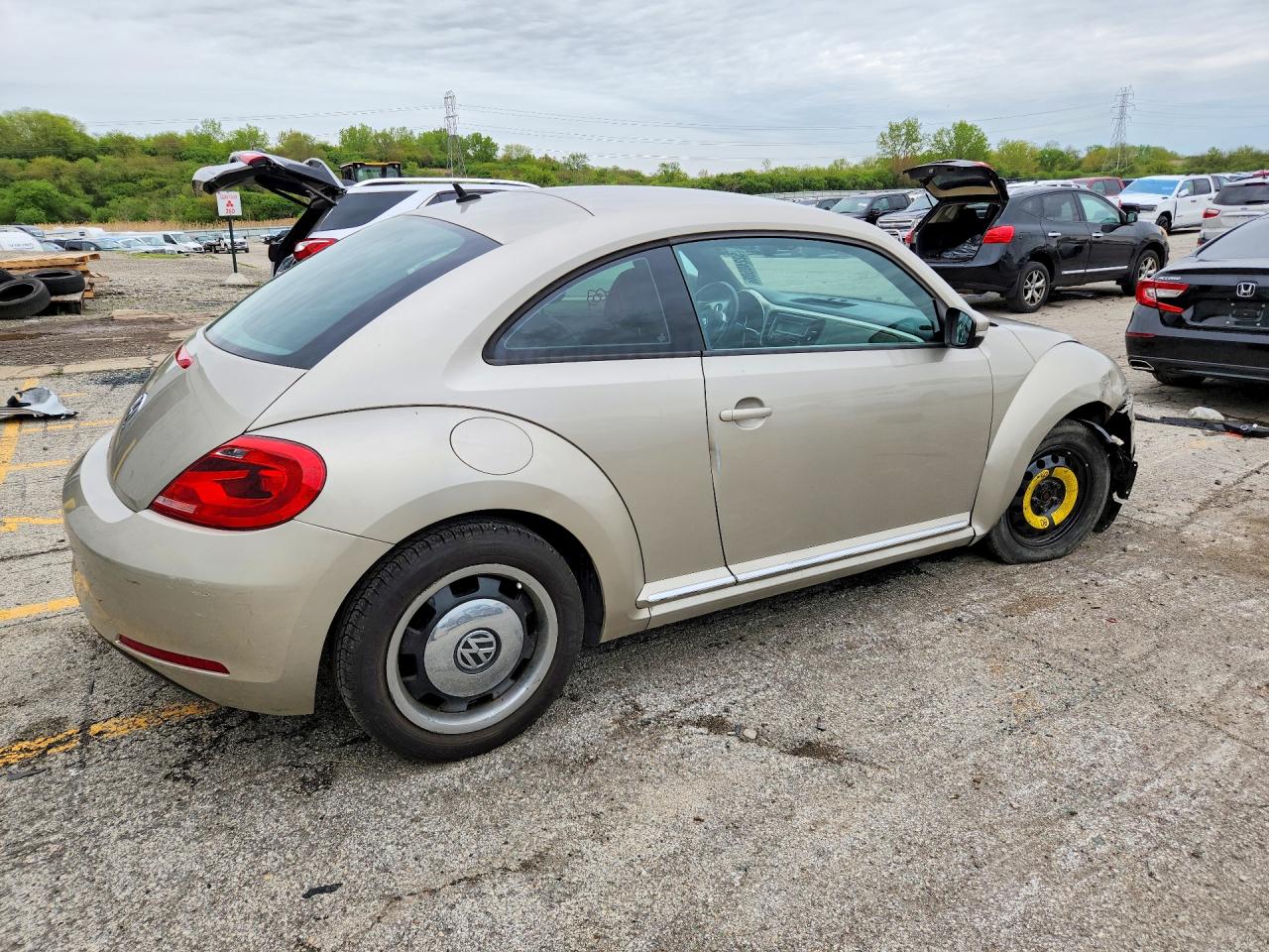 2012 Volkswagen Beetle VIN 3VWJP7ATXCM648770 photo 3