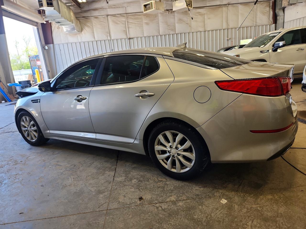 2015 KIA Optima VIN 5XXGN4A77FG482461 photo 2