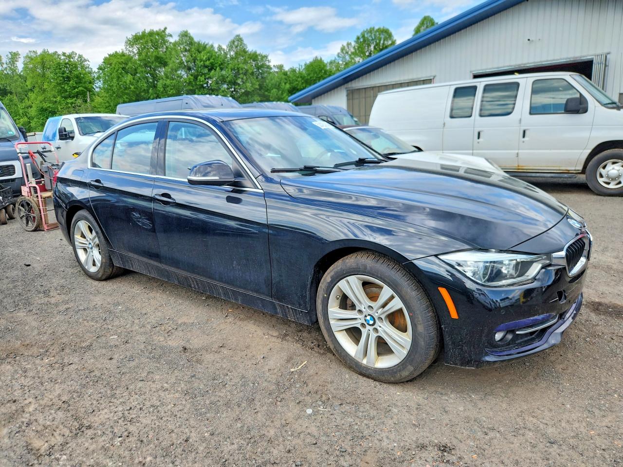 2018 BMW 3 series VIN WBA8D9C55JEB35286 photo 4