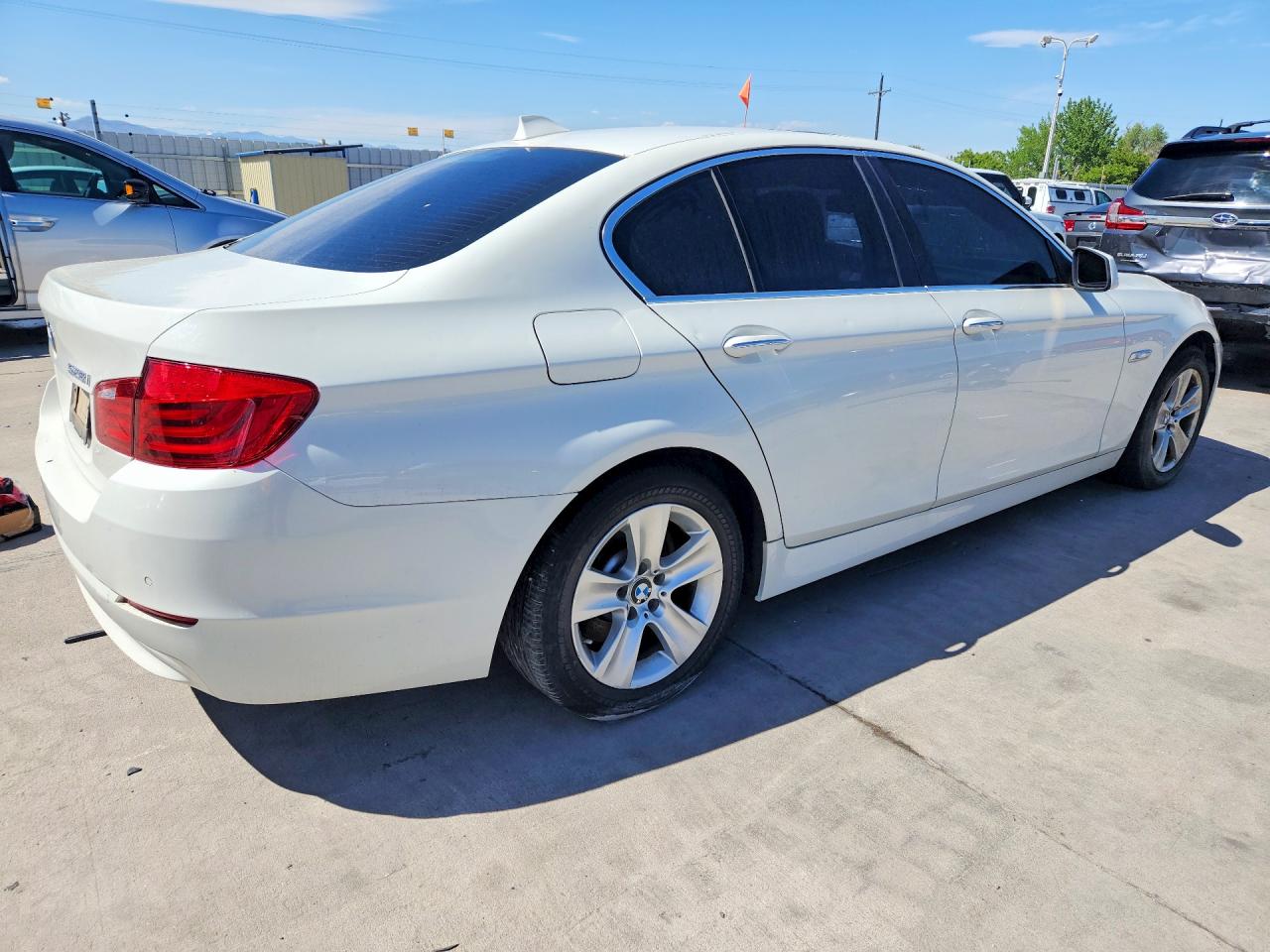 2012 BMW 5 series VIN WBAXG5C5XCDW24039 photo 3
