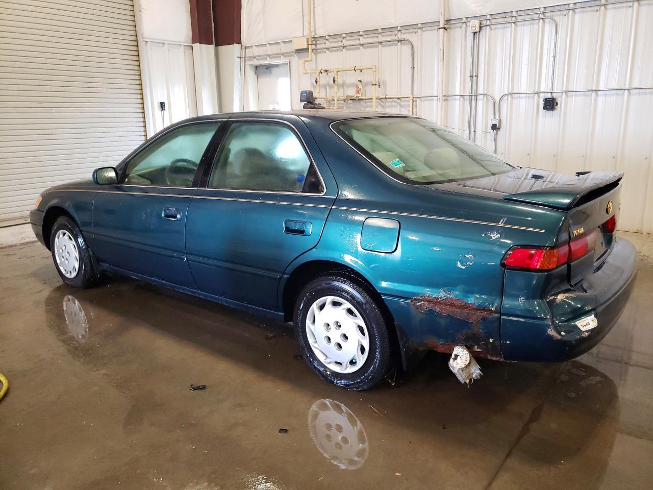 1998 TOYT Camry VIN 4T1BG22K0WU281762 photo 2