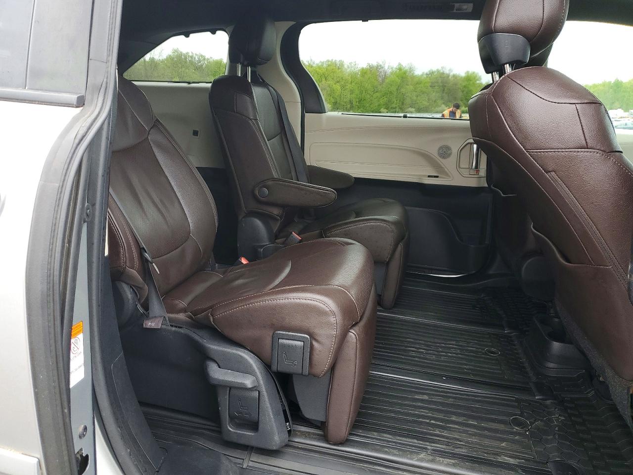 2022 Toyota Sienna VIN 5TDESKFC1NS060872 photo 11