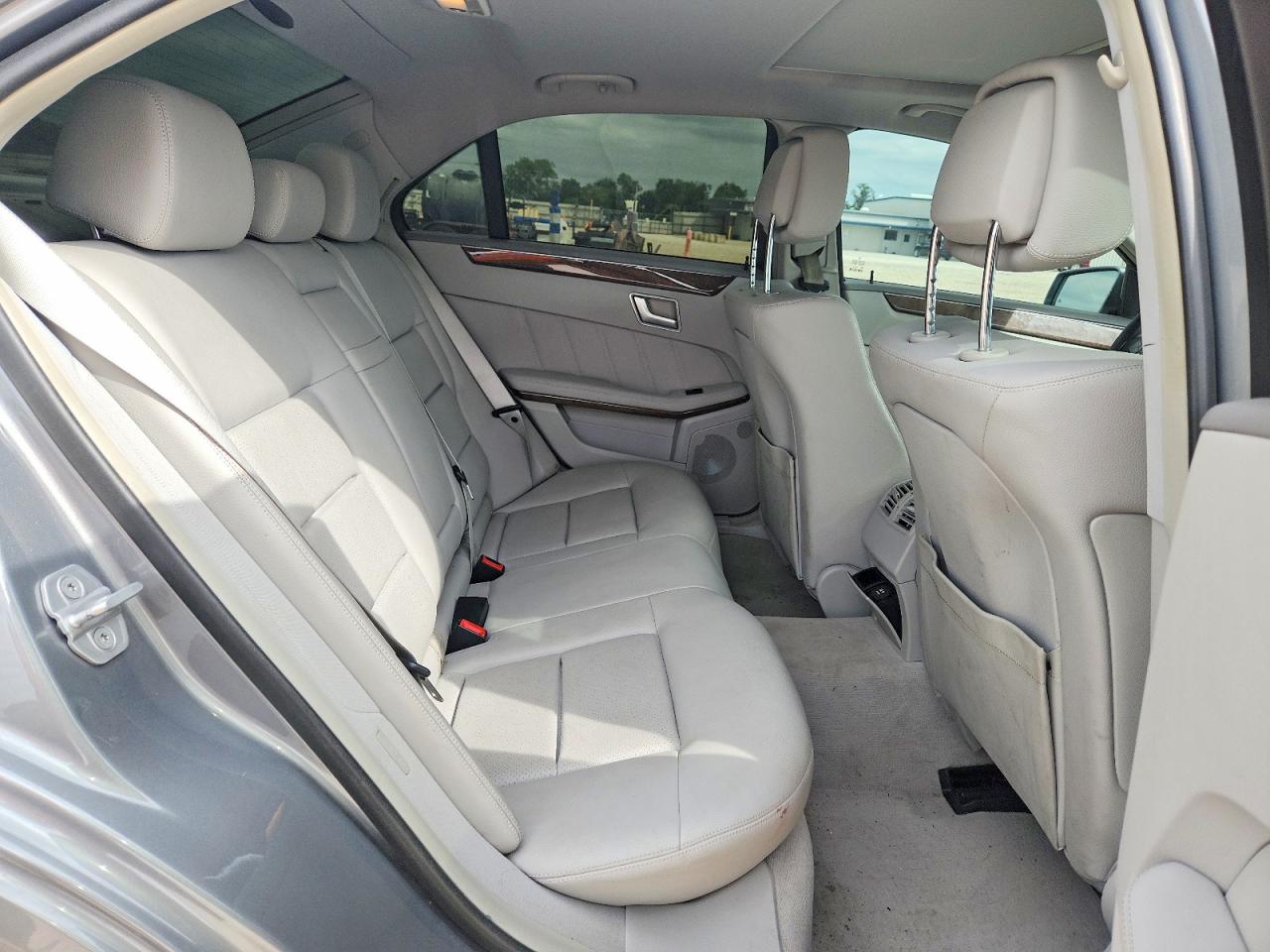 2012 Mercedes-Benz E-class VIN WDDHF5KB1CA588699 photo 10