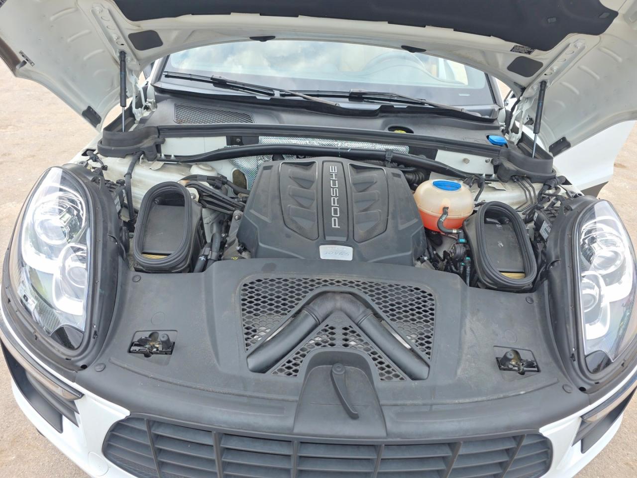 2018 Porsche Macan VIN WP1AB2A53JLB33385 photo 7