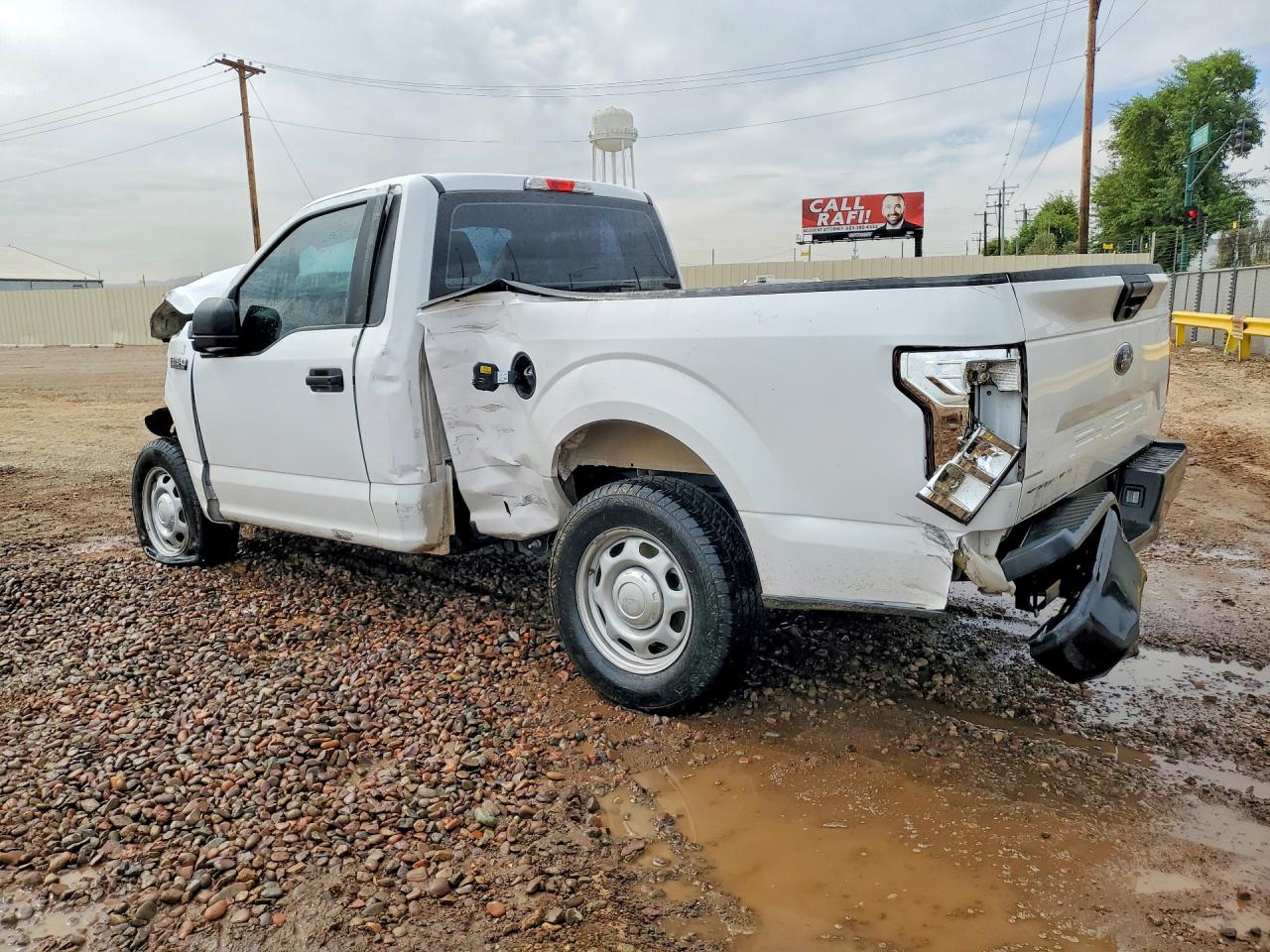 2020 Ford F150 VIN 1FTMF1C52LKF11392 photo 2
