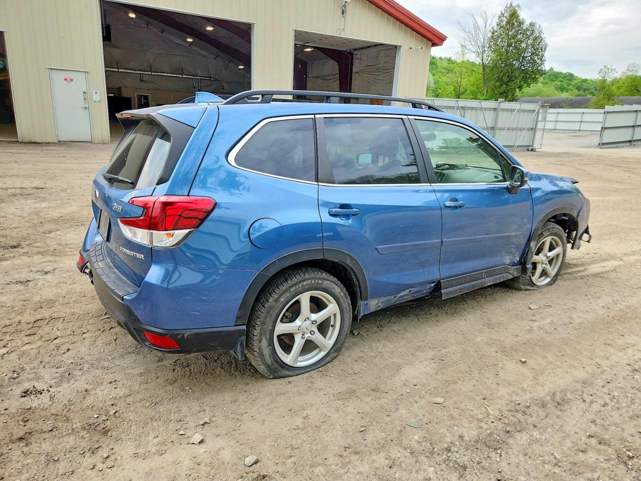 2023 Subaru Forester VIN JF2SKAPC2PH500621 photo 3