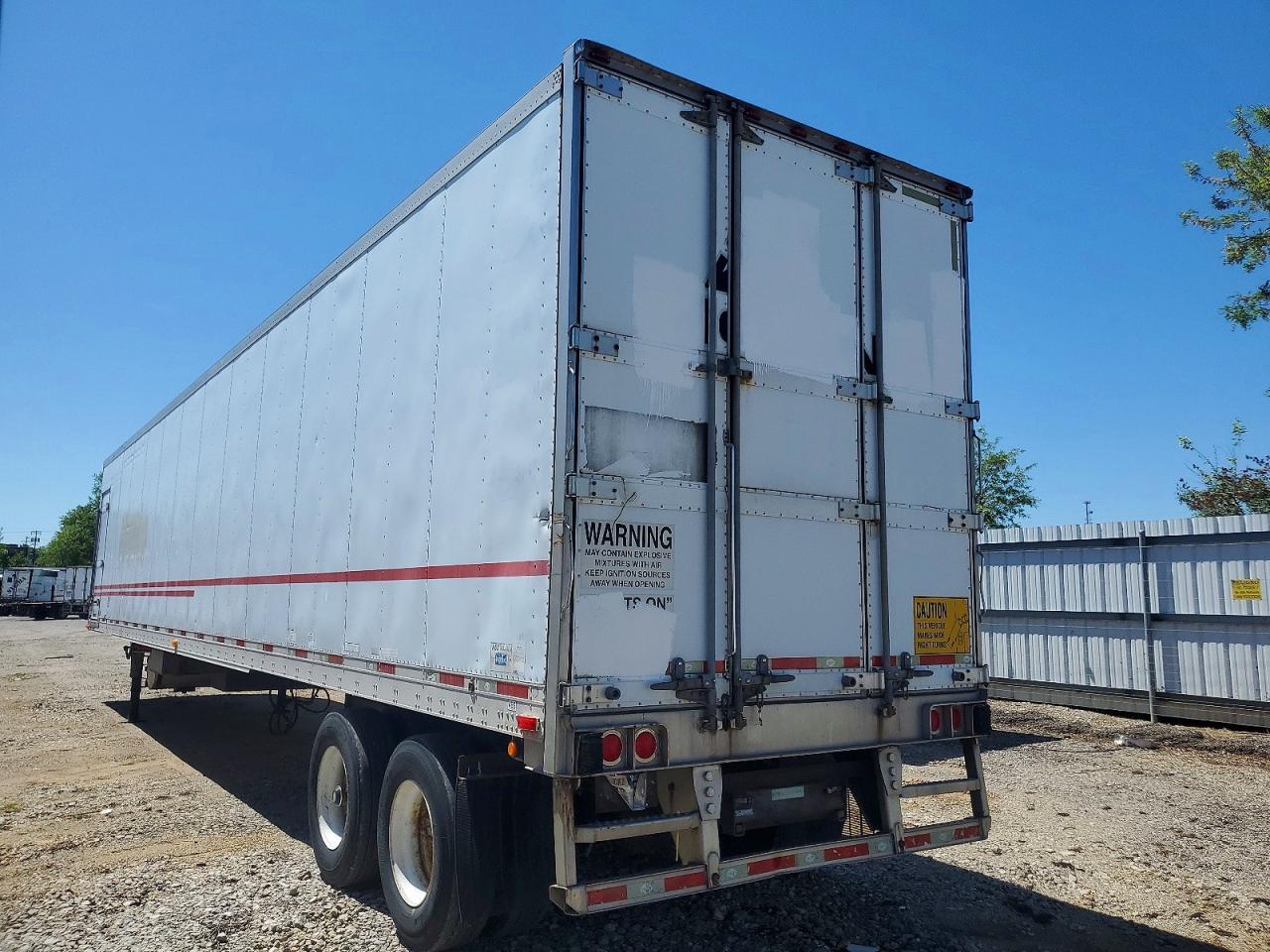 2010 UTILITY All models VIN 1UYVS2534AM833911 photo 3