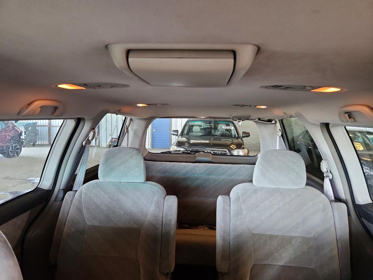 2004 Honda Odyssey VIN 5FNRL18874B112008 photo 10