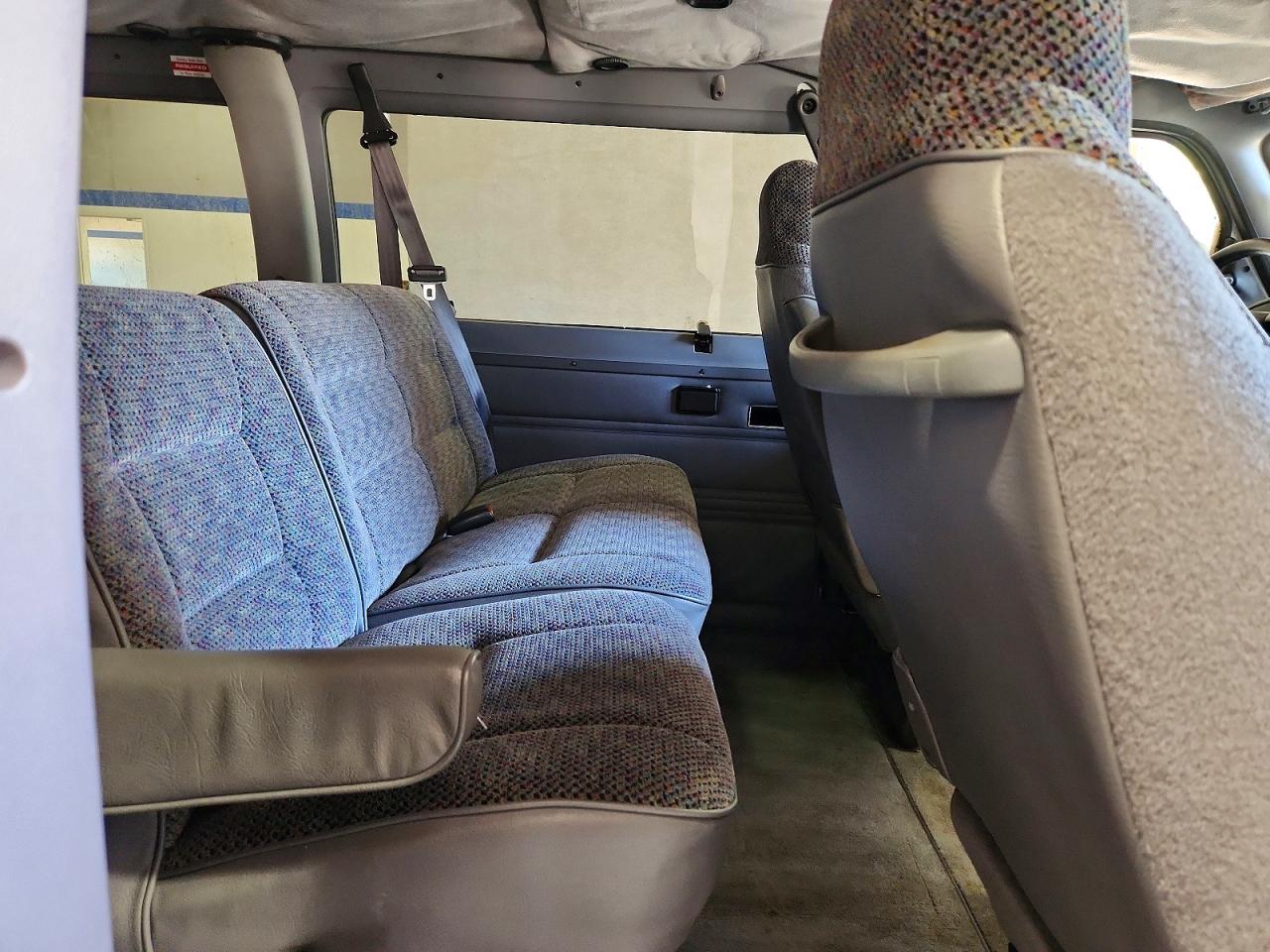 1999 Dodge B series VIN 2B6KB31Z6XK524395 photo 11