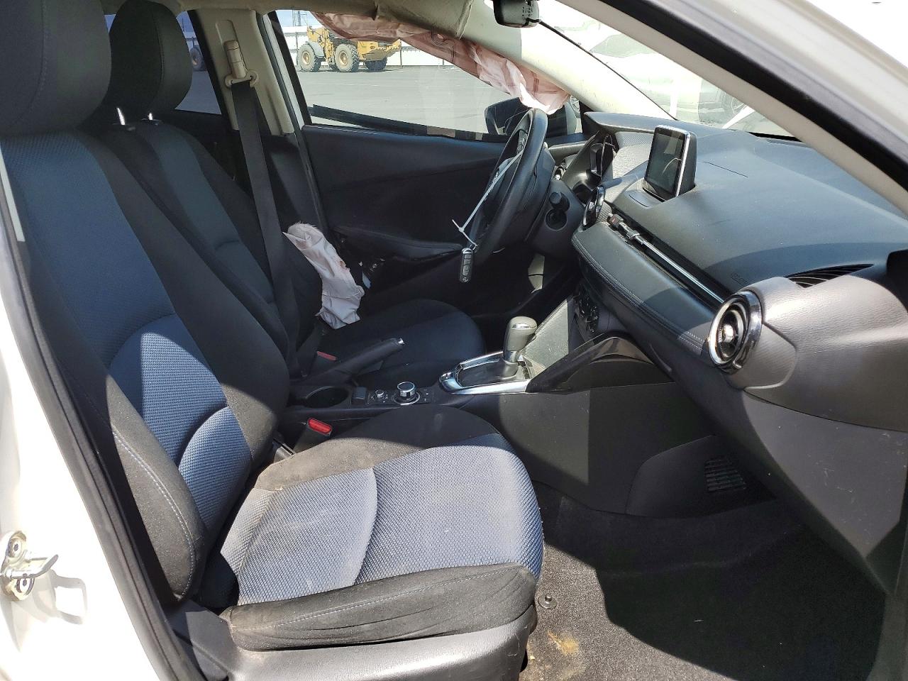 2018 Toyota Yaris VIN 3MYDLBYV5JY317141 photo 7