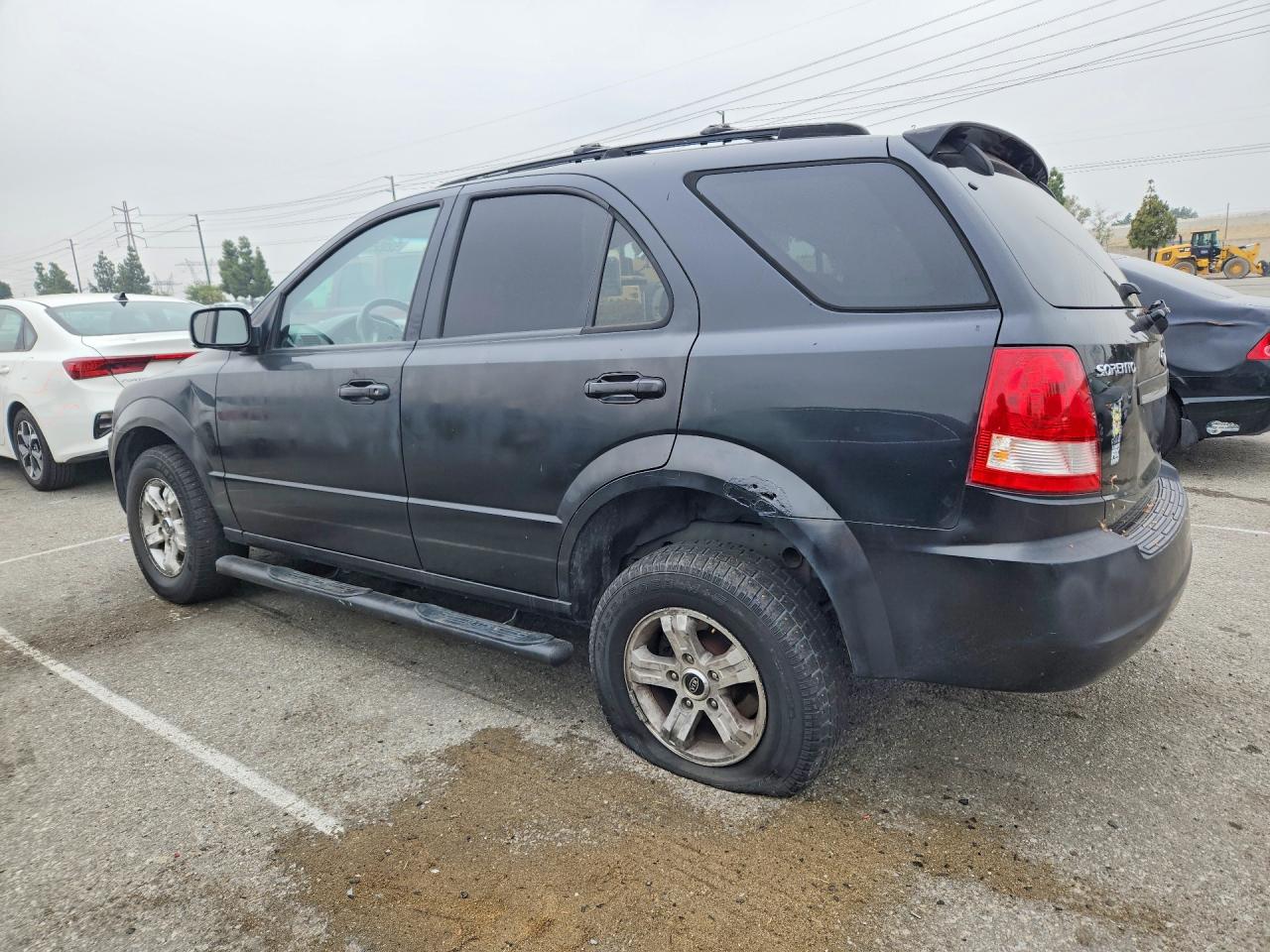 2005 Kia Sorento VIN KNDJC733955458916 photo 2