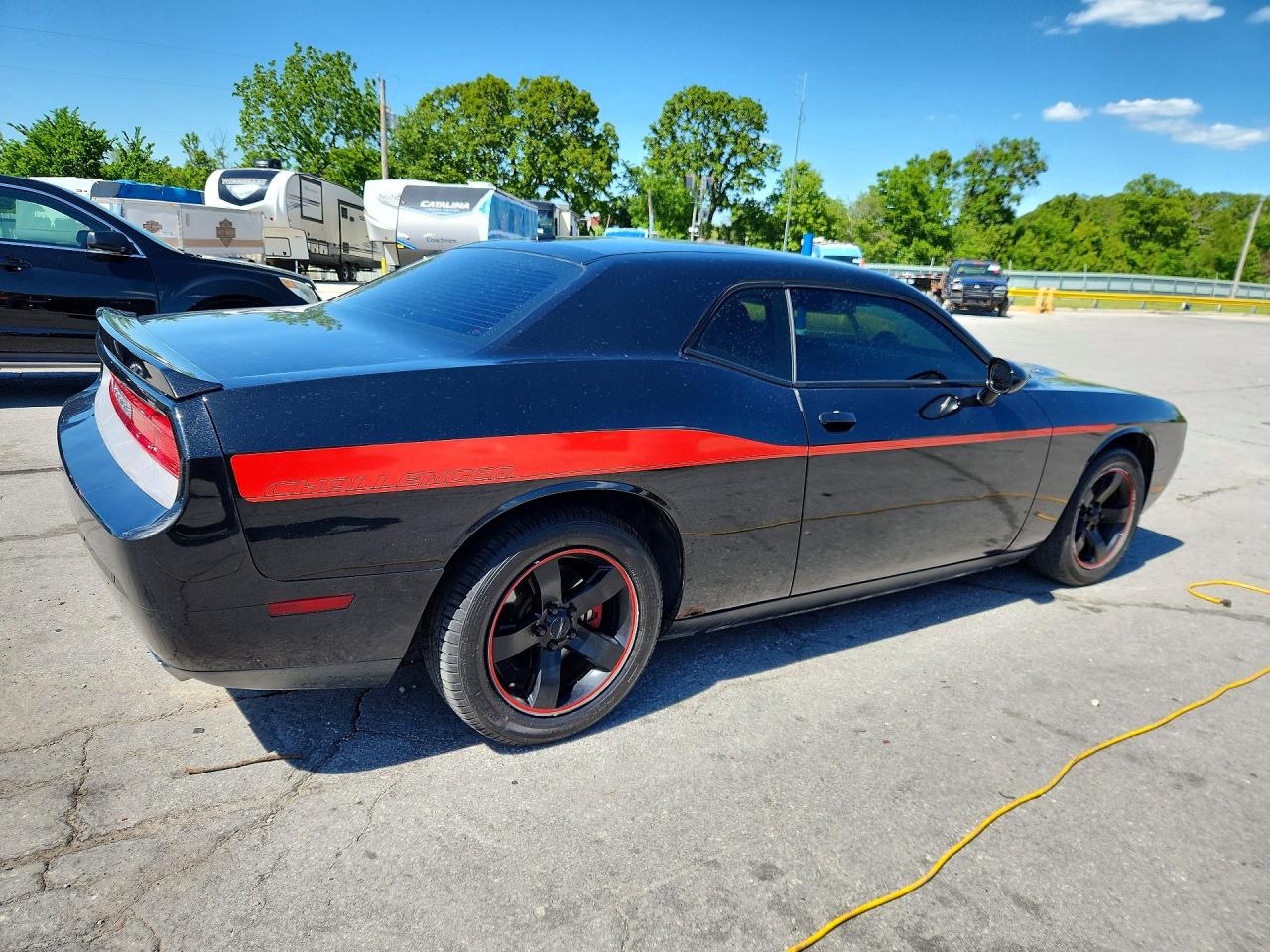 2013 Dodge Challenger VIN 2C3CDYBT1DH602984 photo 3