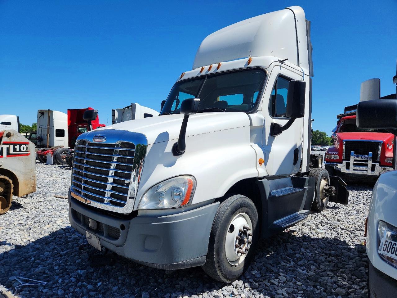 2016 FREIGHTLINER All other VIN 1FUBGEDV5GLHC5715 photo 2